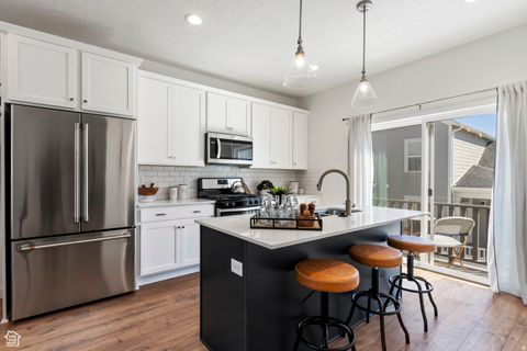 Photo of 861 S MATHILDA DR #242, Saratoga Springs, UT 84045 (MLS # 2132451)
