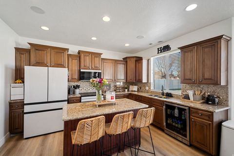 Tiny photo for 824 W SOUTHHAMPTON DR N, North Salt Lake, UT 84054 (MLS # 2147534)