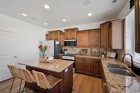Tiny photo for 824 W SOUTHHAMPTON DR N, North Salt Lake, UT 84054 (MLS # 2147534)