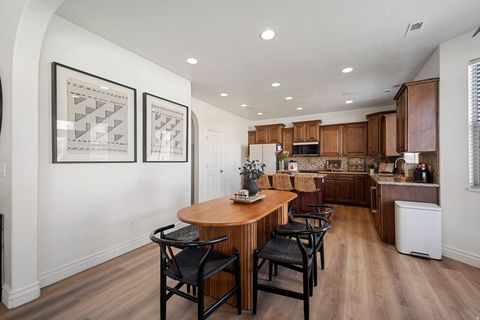 Tiny photo for 824 W SOUTHHAMPTON DR N, North Salt Lake, UT 84054 (MLS # 2147534)