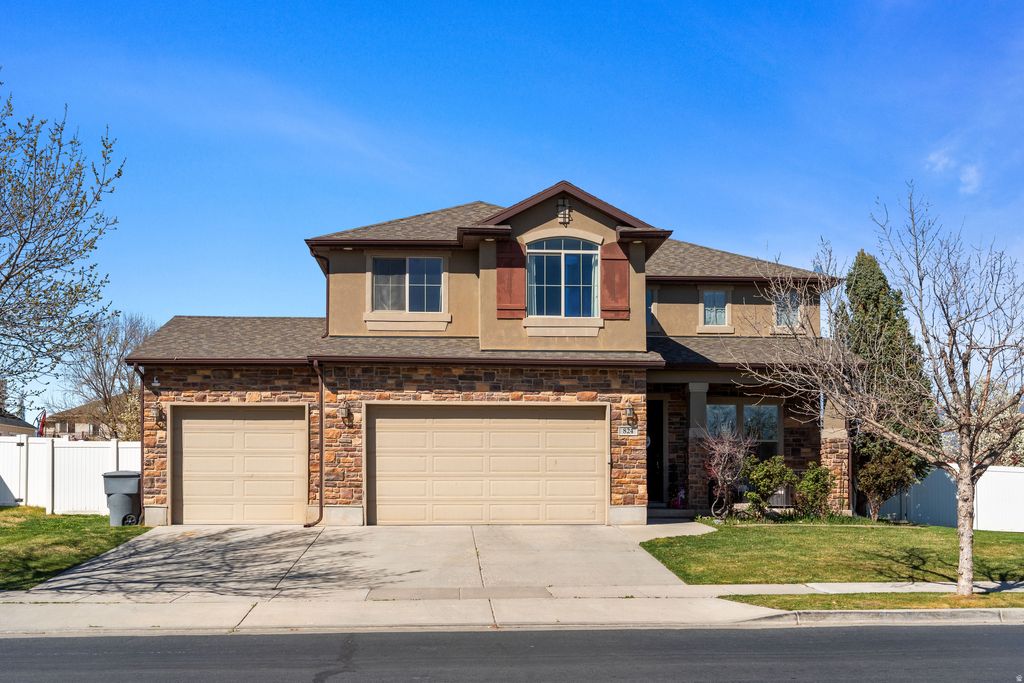 Photo of 824 W SOUTHHAMPTON DR N, North Salt Lake, UT 84054 (MLS # 2147534)