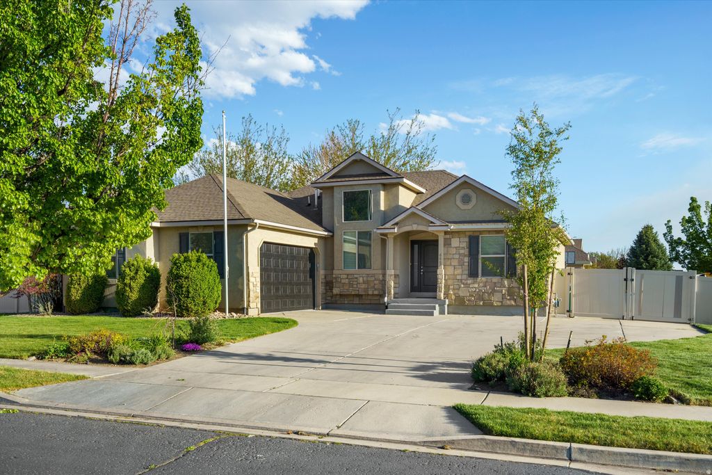 Photo of 6667 W 10380 N, Highland, UT 84003 (MLS # 2152684)