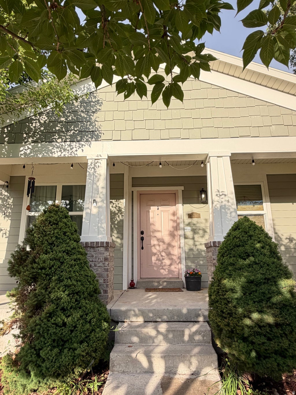 Photo of 11751 S LAKE RUN RD, South Jordan, UT 84009 (MLS # 2168057)