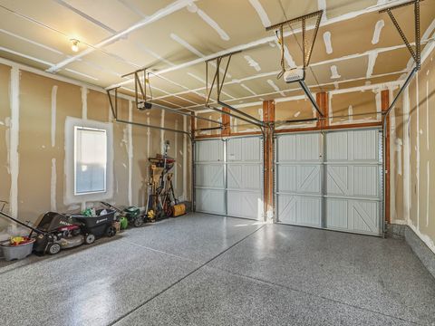 Tiny photo for 10566 S LAKE AVE, South Jordan, UT 84009 (MLS # 2120889)