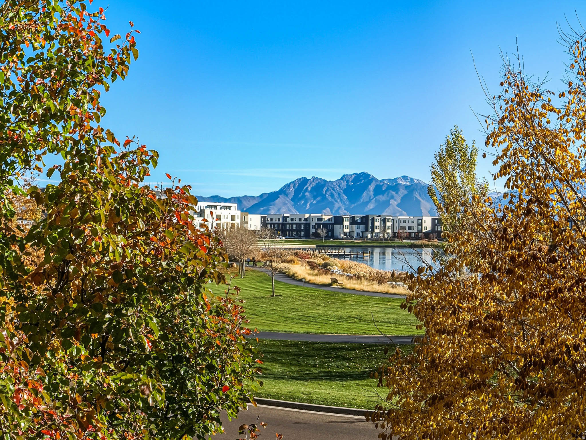 DAYBREAK - Residential