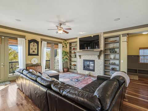 Tiny photo for 10566 S LAKE AVE, South Jordan, UT 84009 (MLS # 2120889)