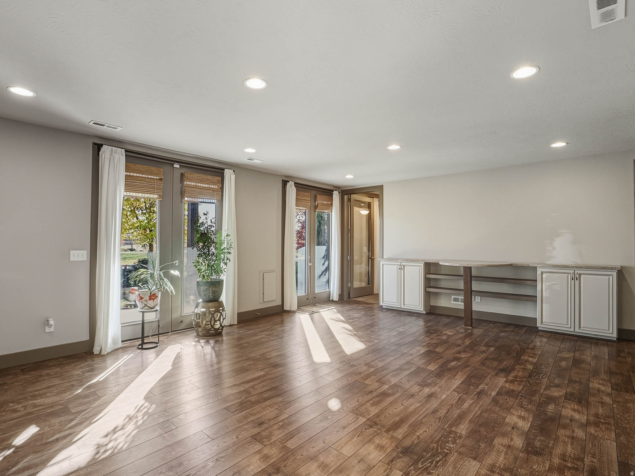 DAYBREAK - Residential