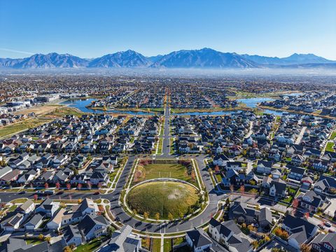 Tiny photo for 10566 S LAKE AVE, South Jordan, UT 84009 (MLS # 2120889)