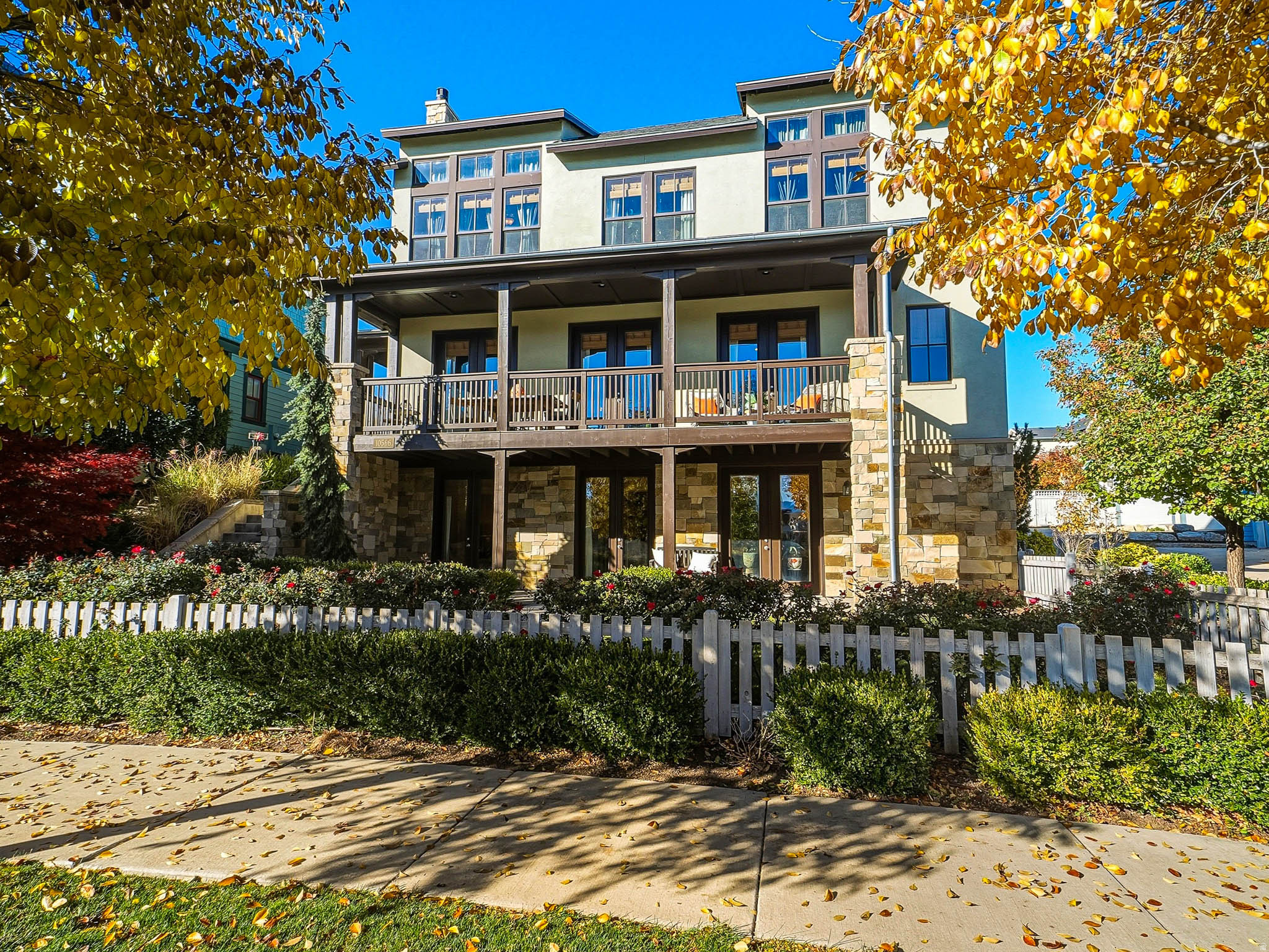 DAYBREAK - Residential