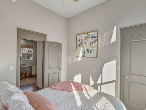 Tiny photo for 10566 S LAKE AVE, South Jordan, UT 84009 (MLS # 2120889)