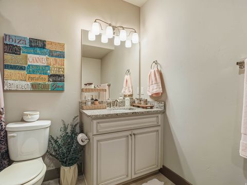 Tiny photo for 10566 S LAKE AVE, South Jordan, UT 84009 (MLS # 2120889)