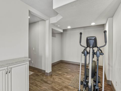 Tiny photo for 10566 S LAKE AVE, South Jordan, UT 84009 (MLS # 2120889)