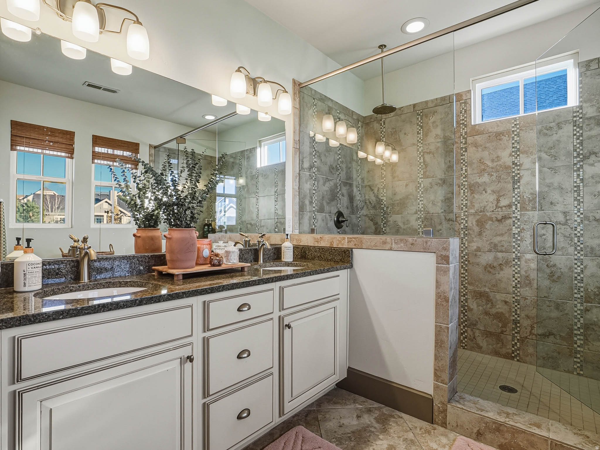 DAYBREAK - Residential