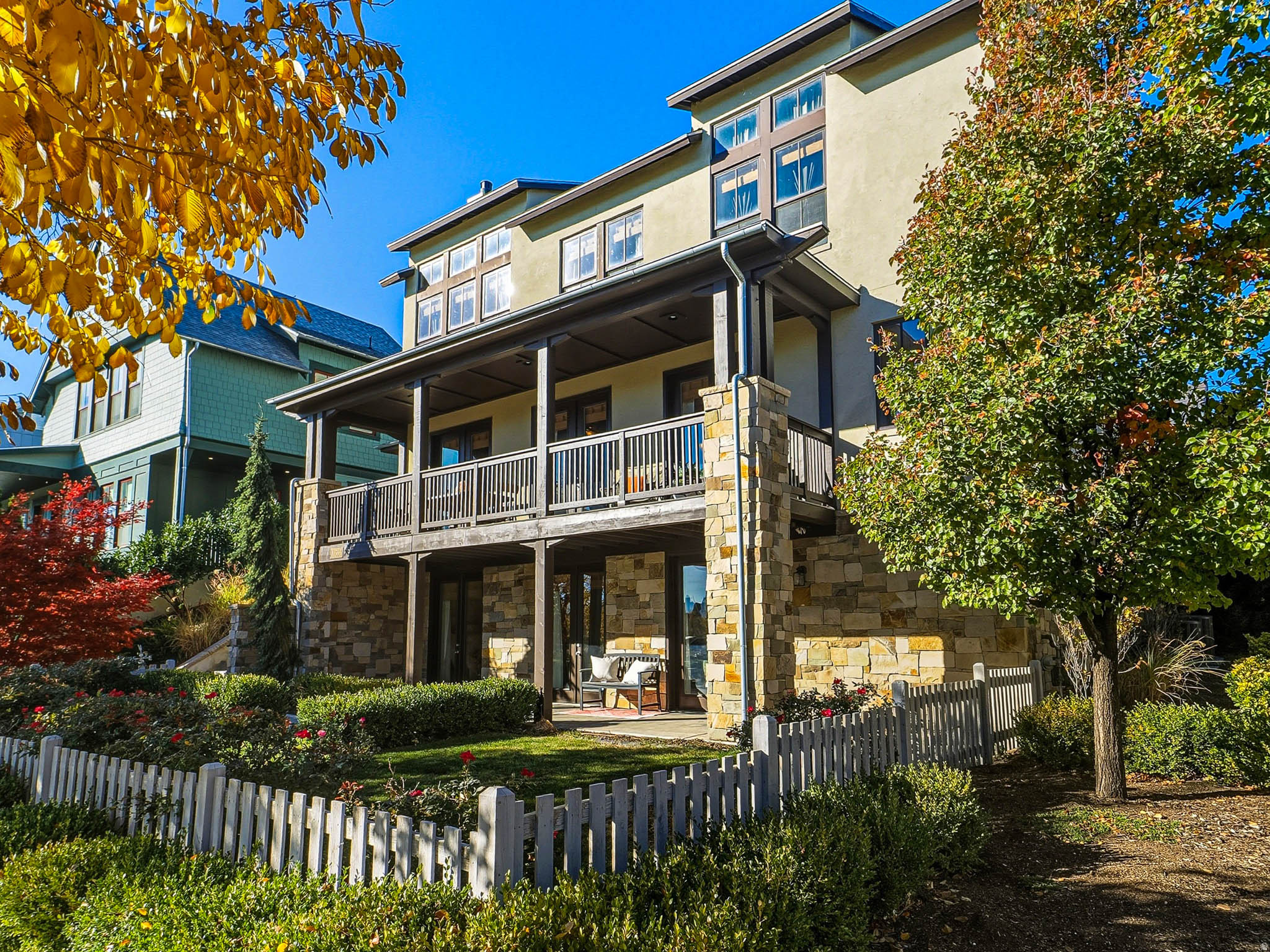 DAYBREAK - Residential