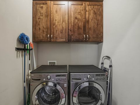 Tiny photo for 10566 S LAKE AVE, South Jordan, UT 84009 (MLS # 2120889)