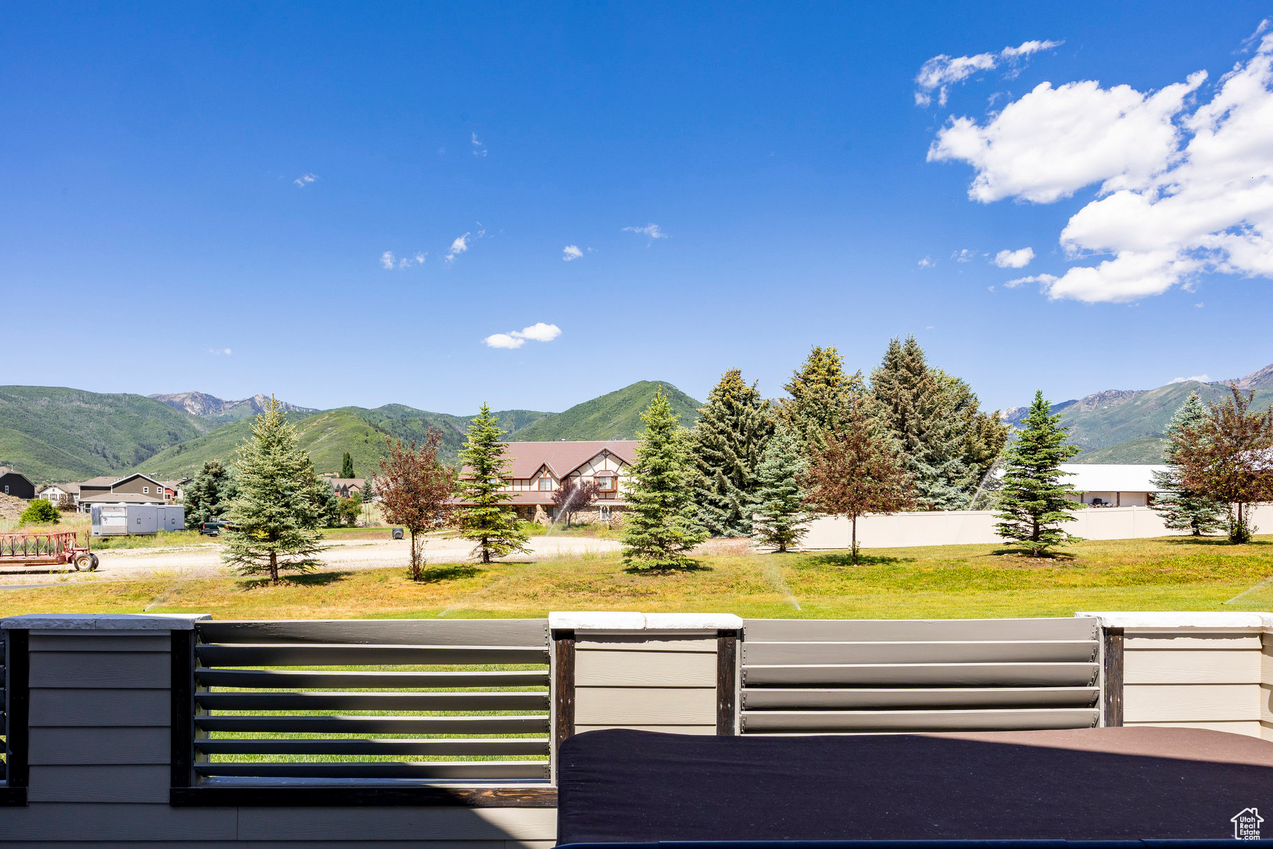 SCOTCH FIELDS - Residential