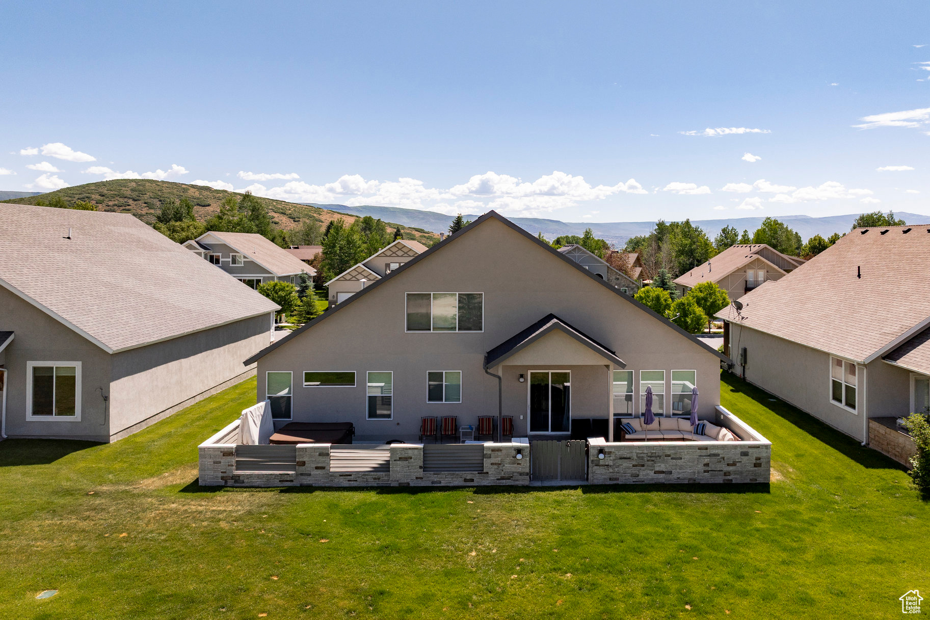 SCOTCH FIELDS - Residential