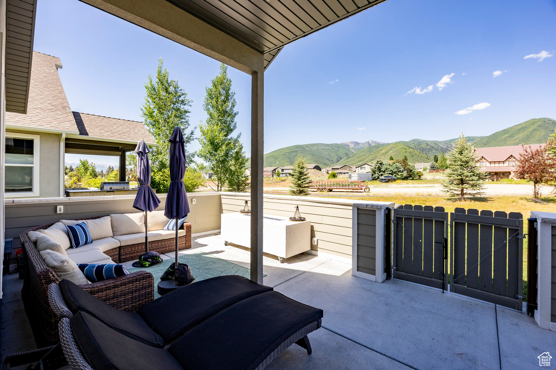 SCOTCH FIELDS - Residential