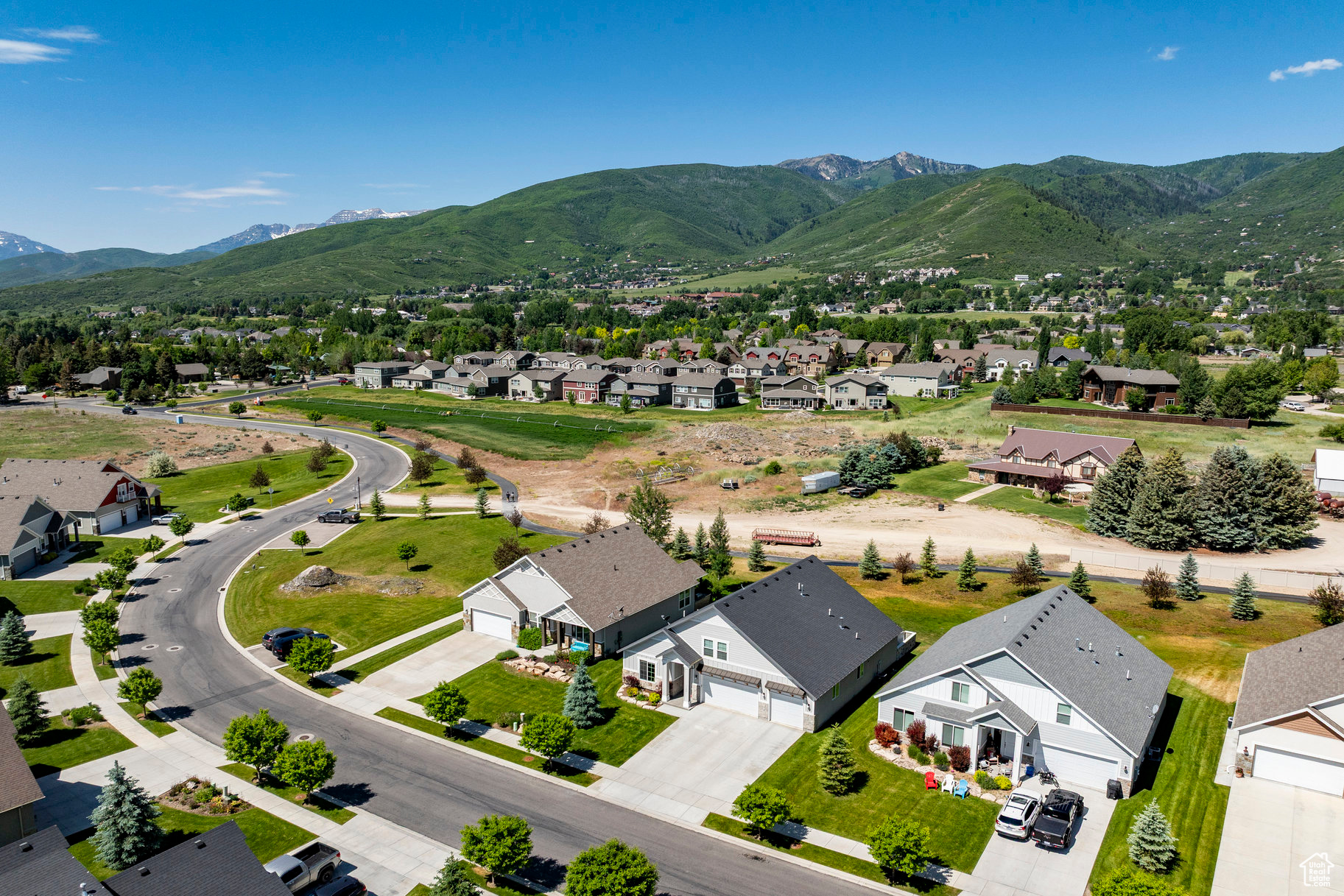 SCOTCH FIELDS - Residential