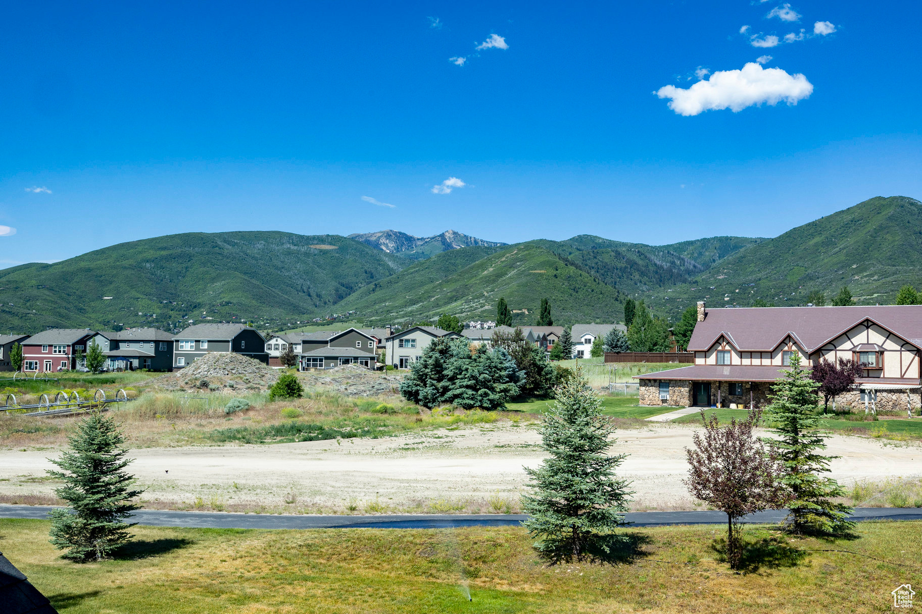 SCOTCH FIELDS - Residential