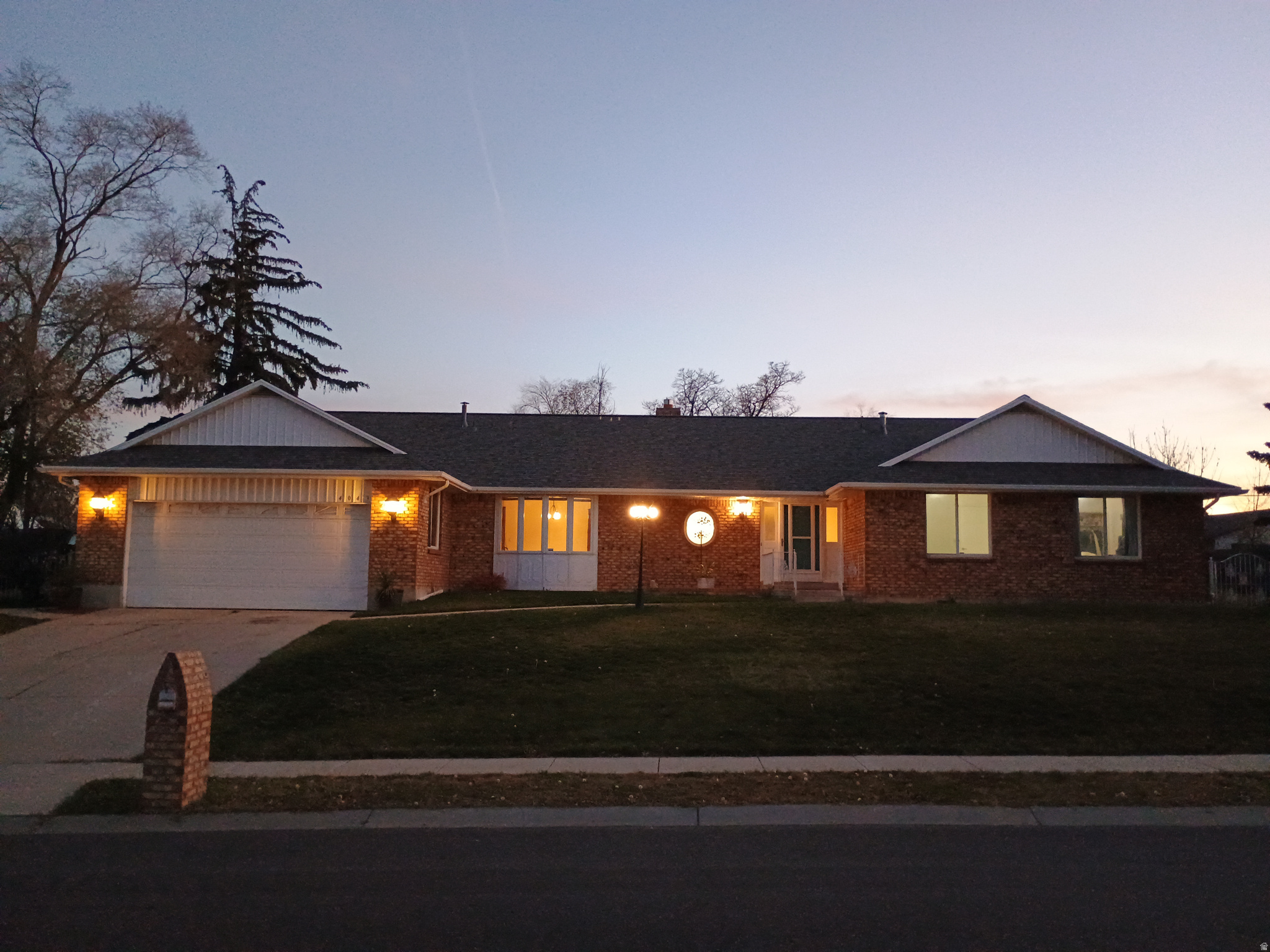 FAIRLANE HEIGHTS - Residential