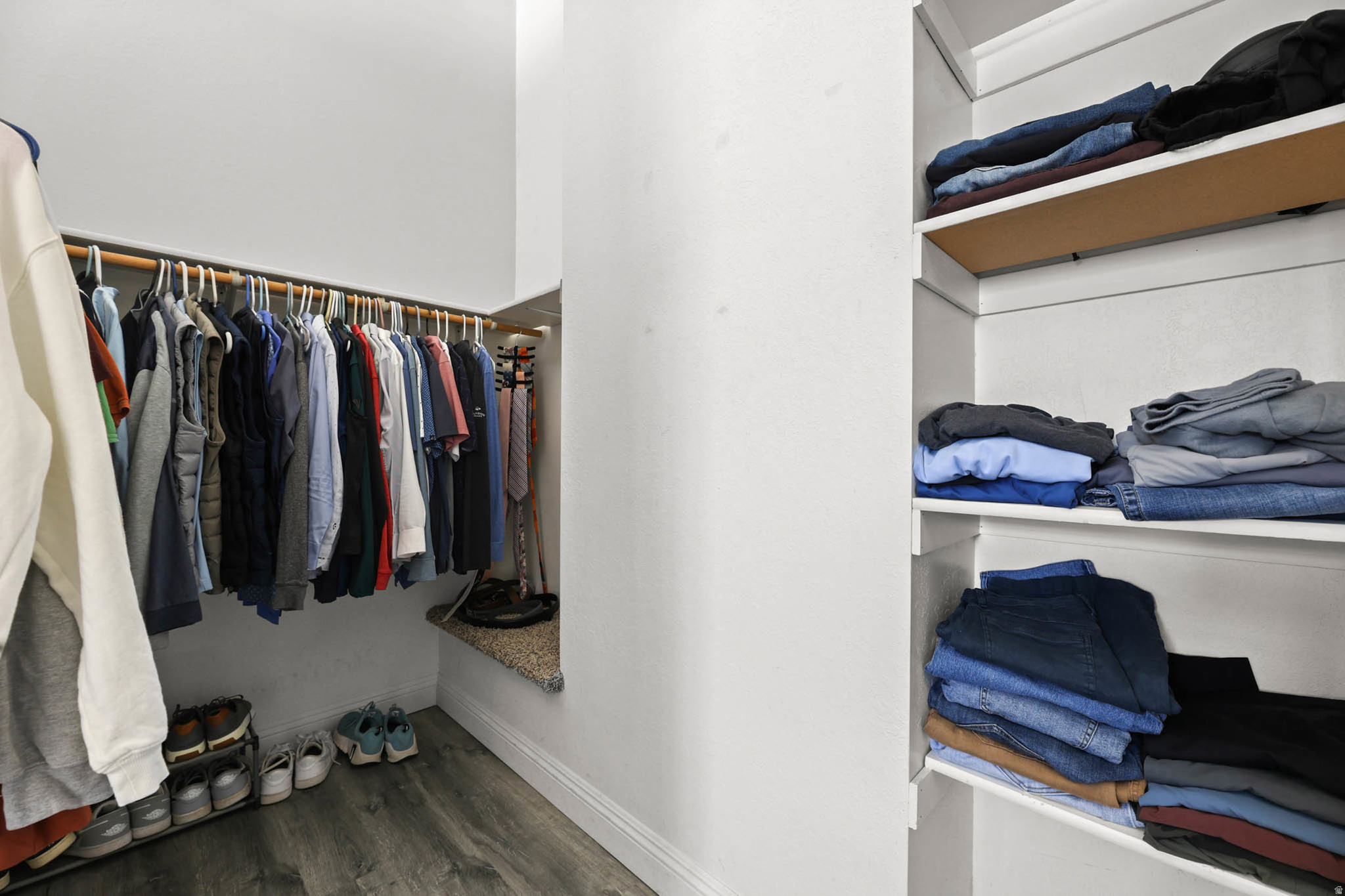 COUNTRY ESTA - Residential