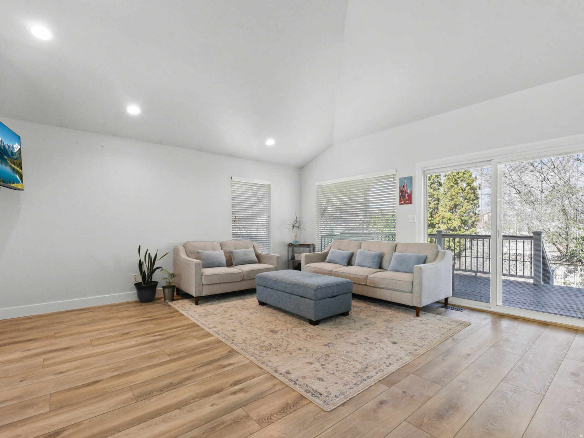 COUNTRY ESTA - Residential