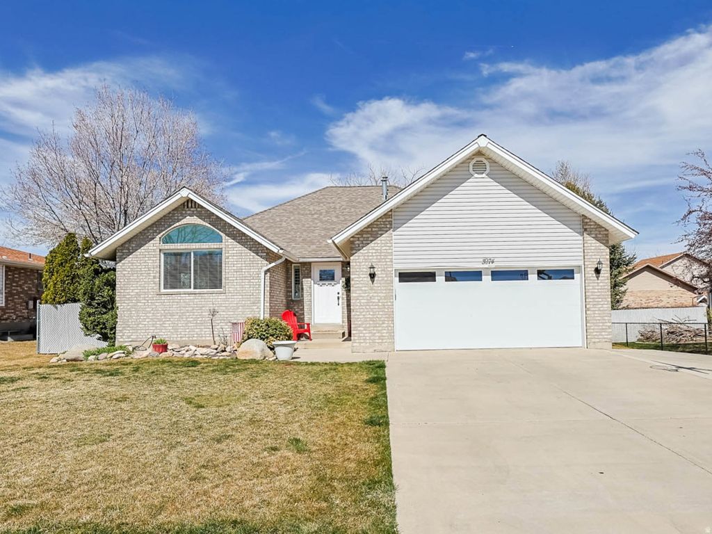 Photo of 3974 W DUNKELD ST, South Jordan, UT 84009 (MLS # 2144274)