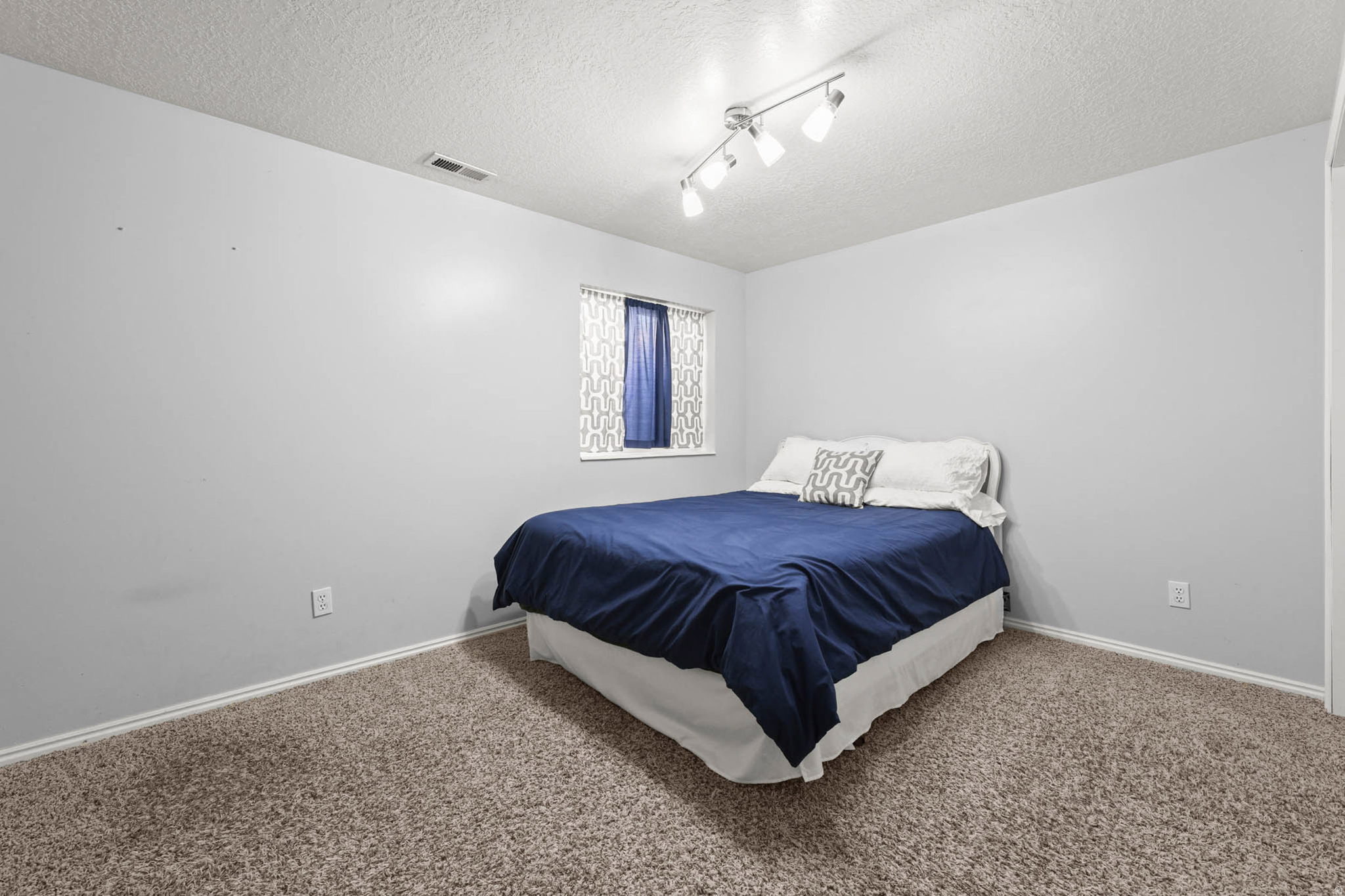 COUNTRY ESTA - Residential