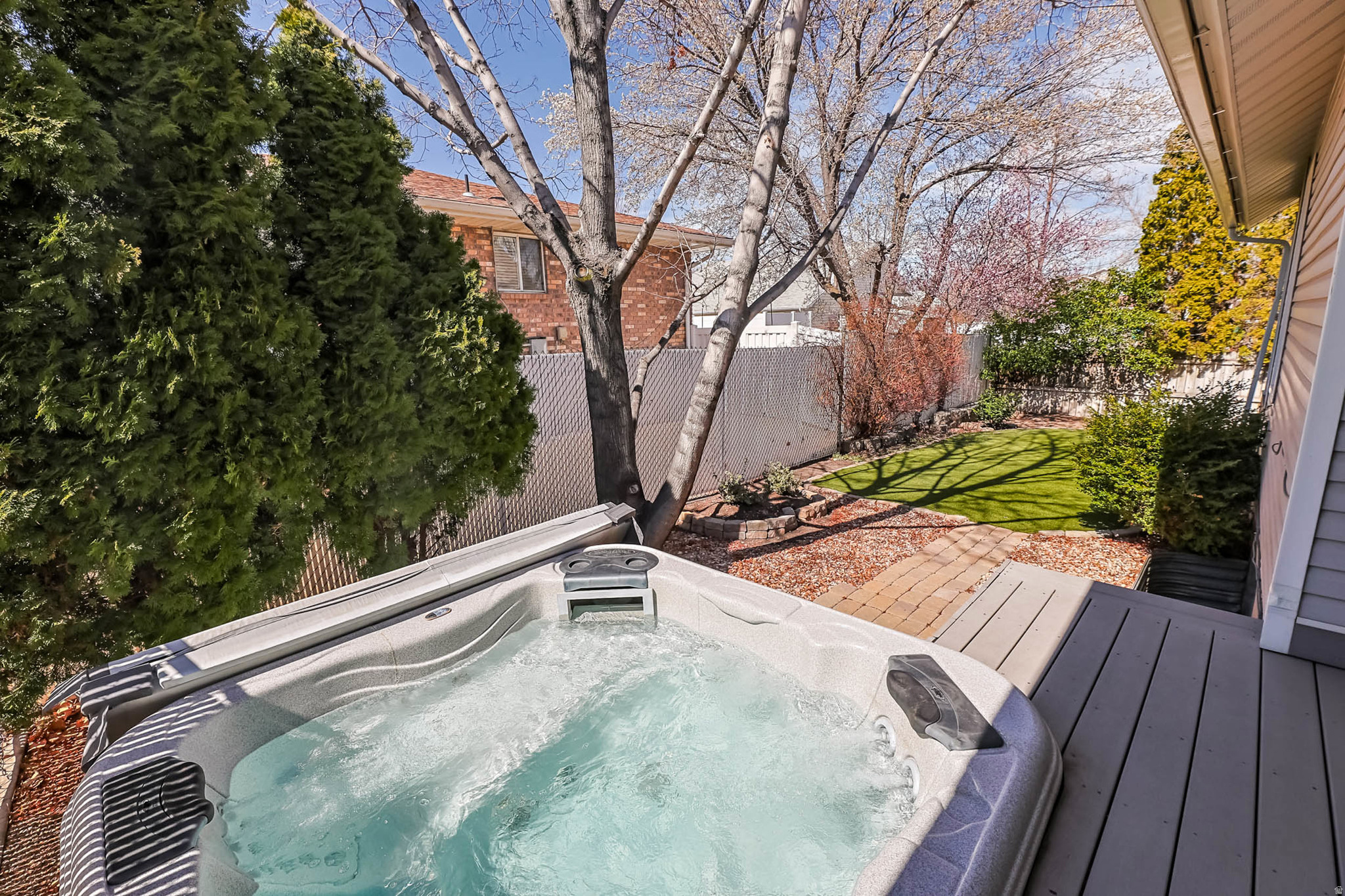 COUNTRY ESTA - Residential