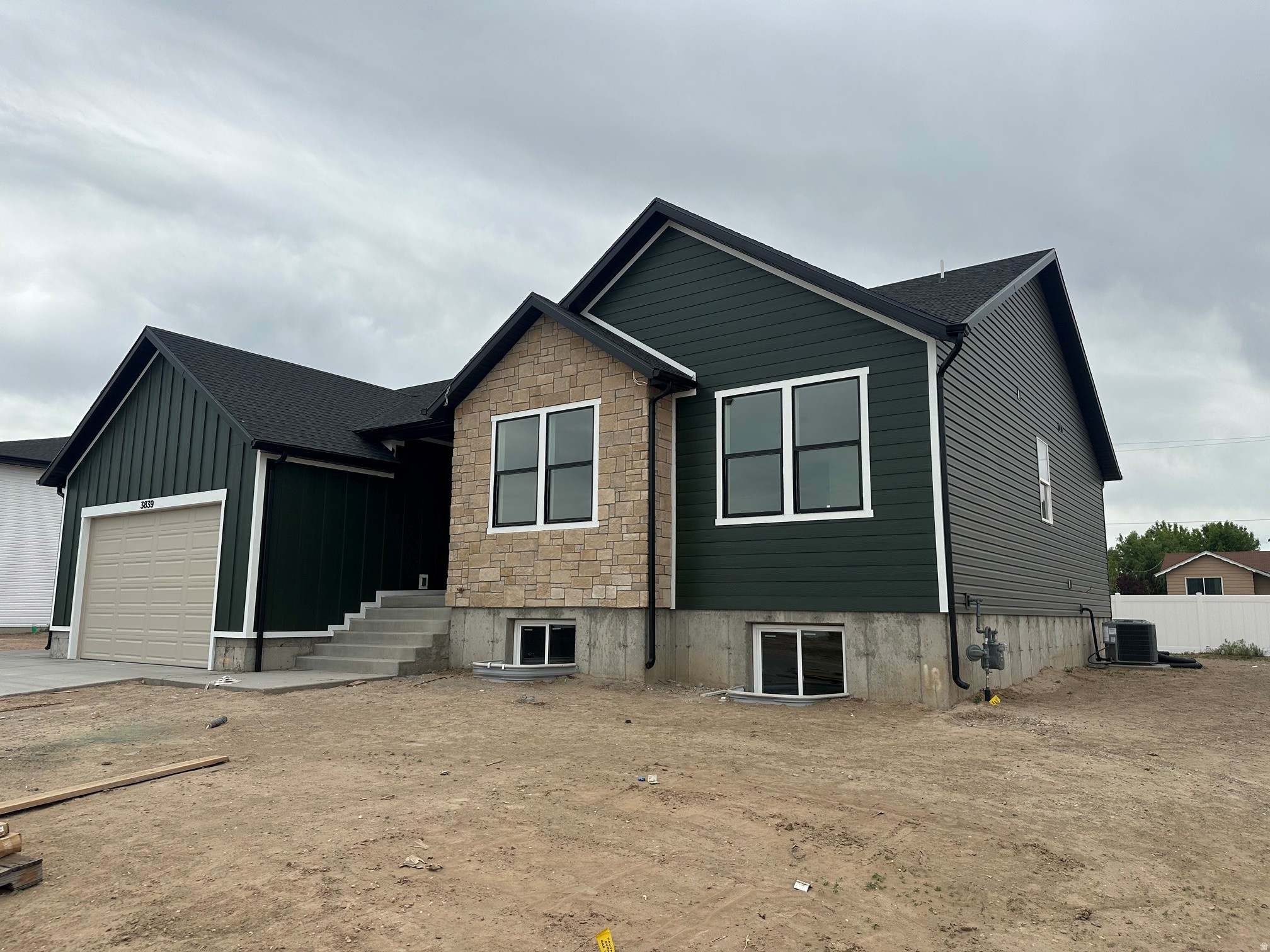 WEST FIELDS - Residential