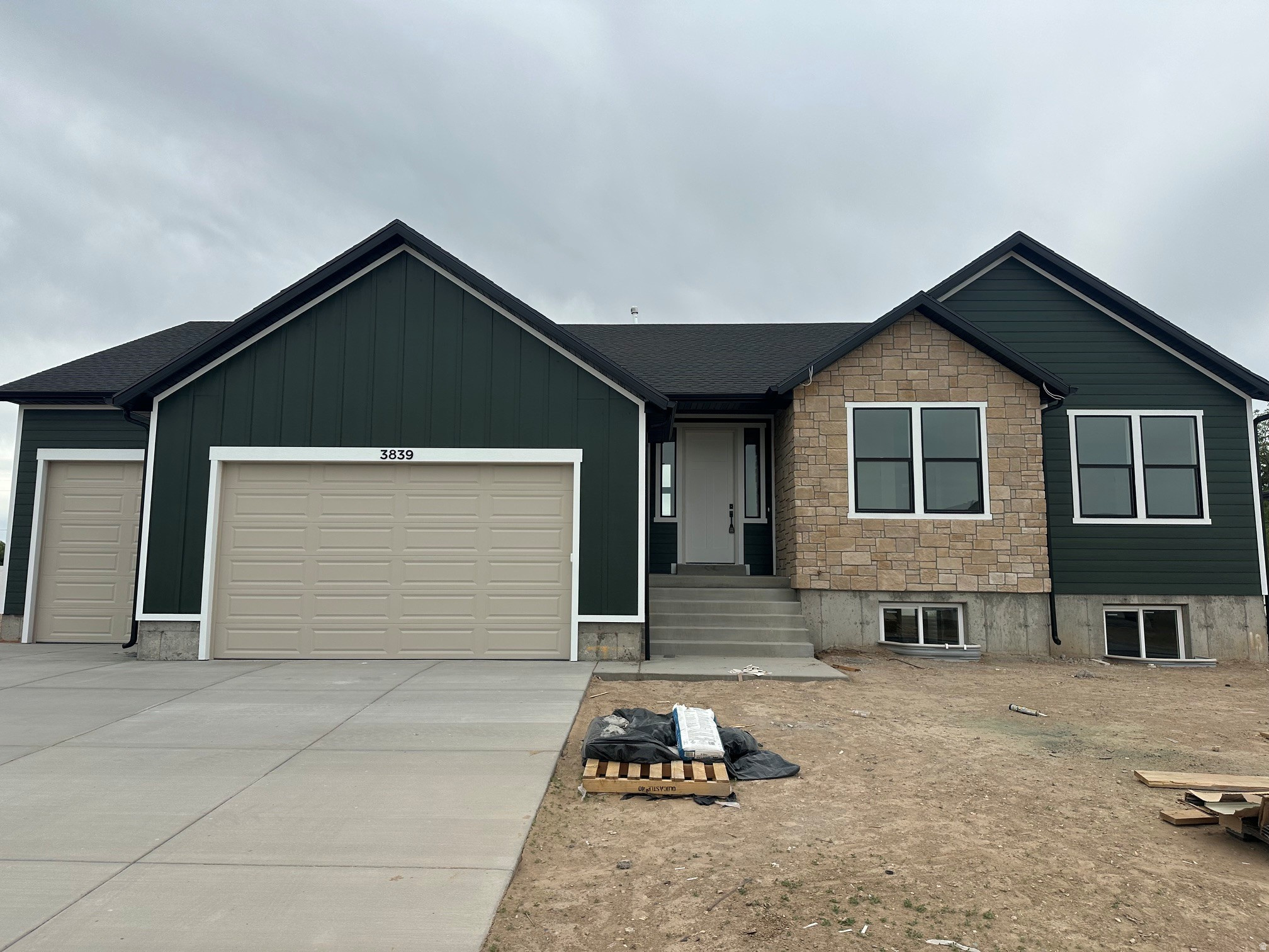 WEST FIELDS - Residential