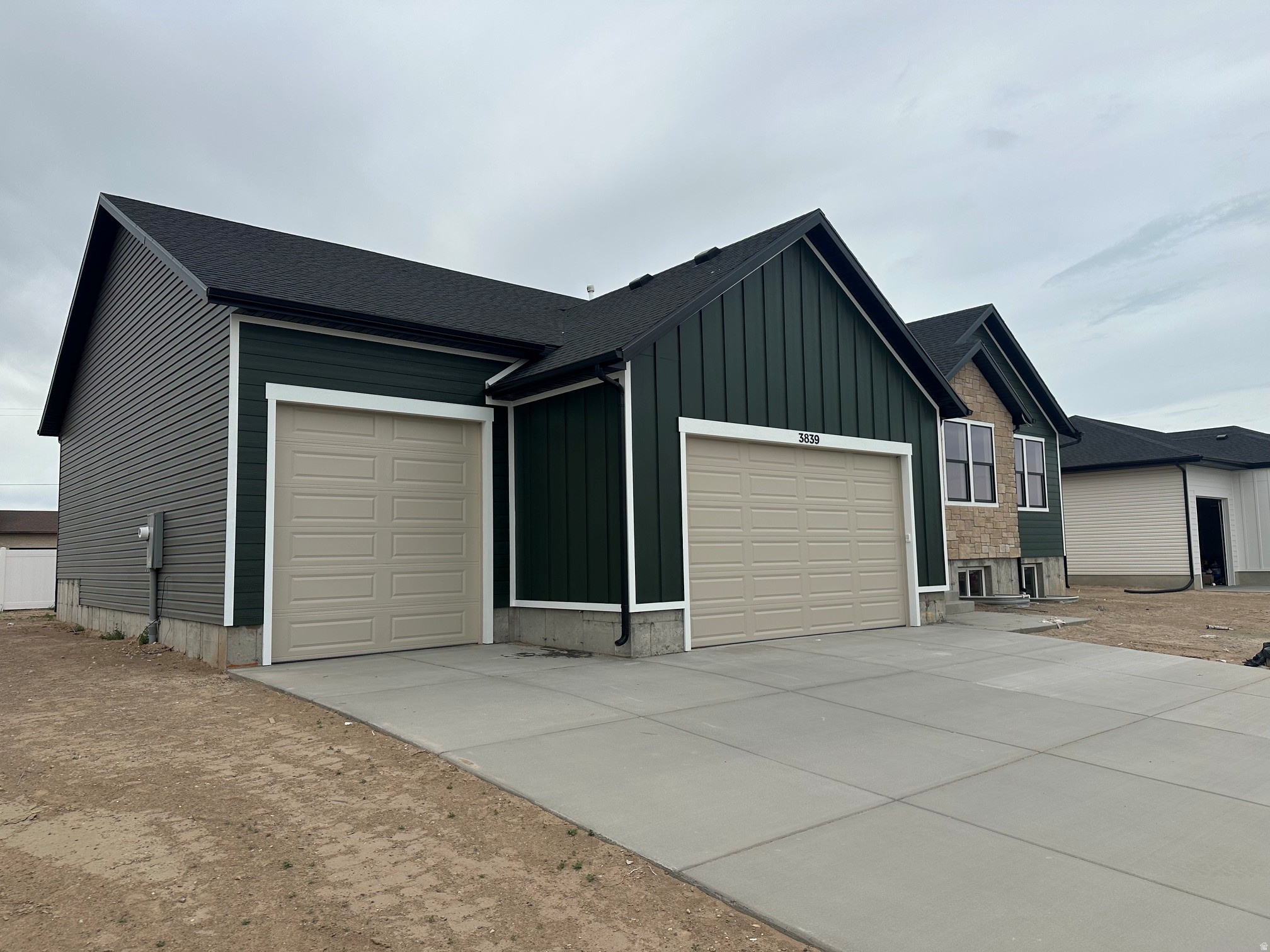 WEST FIELDS - Residential