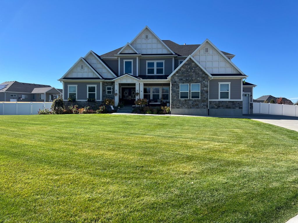 Photo of 2091 N 3430 W, Clinton, UT 84015 (MLS # 2148173)