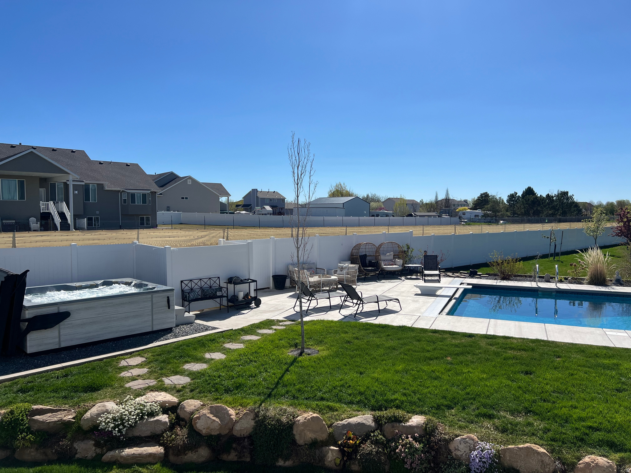 STONEGATE - Residential