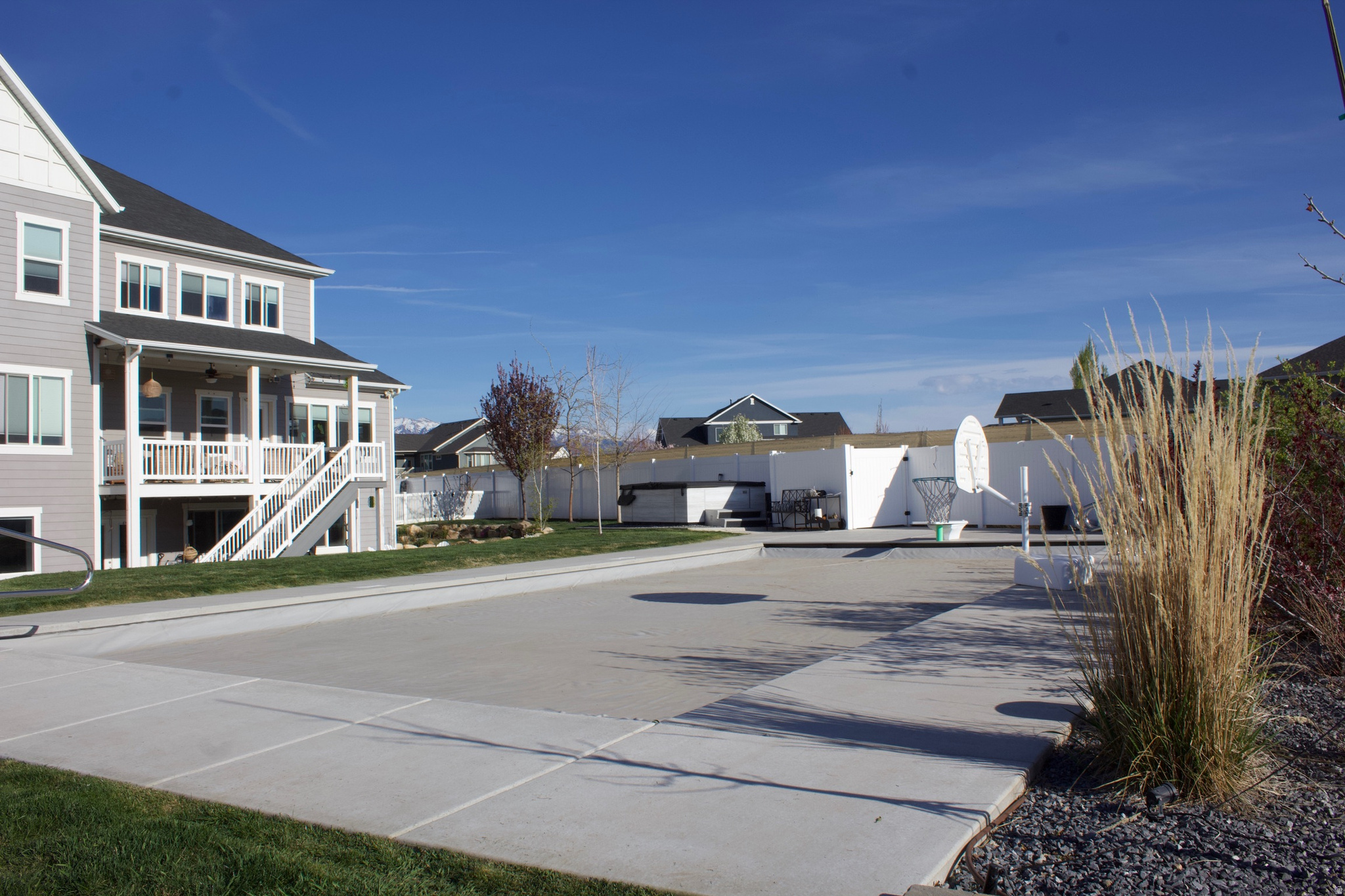 STONEGATE - Residential