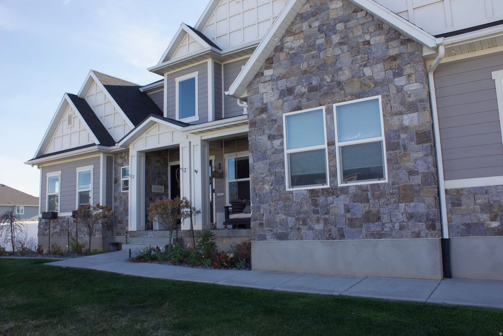 Photo of 2091 N 3430 W, Clinton, UT 84015 (MLS # 2148173)