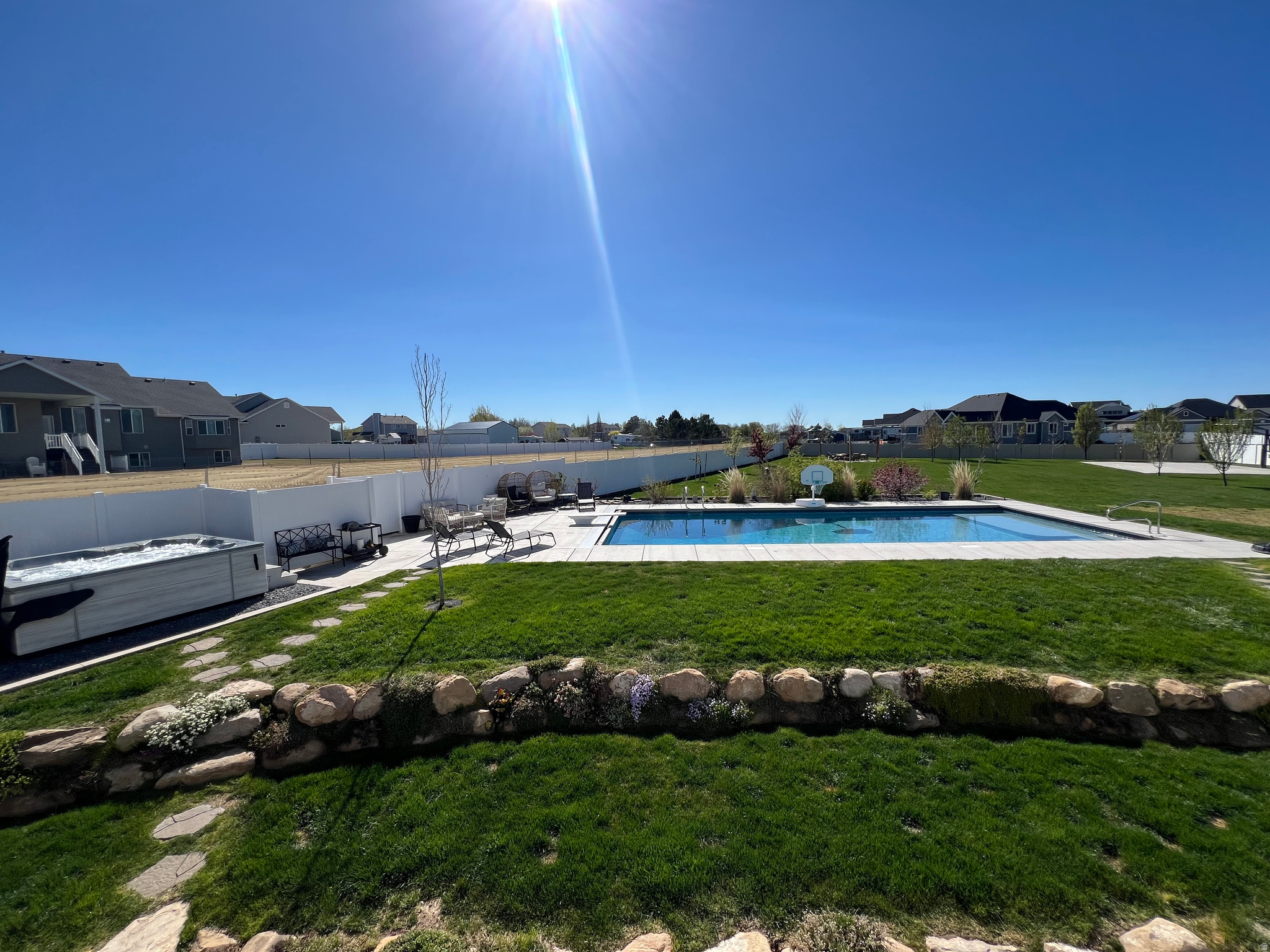 STONEGATE - Residential