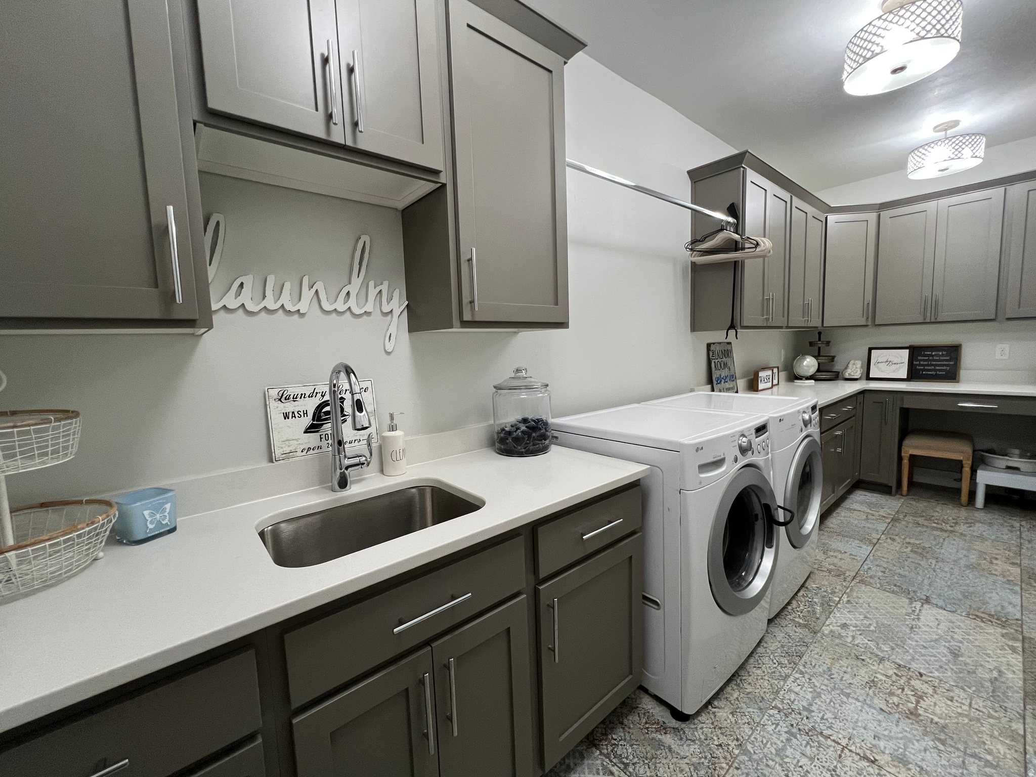 STONEGATE - Residential