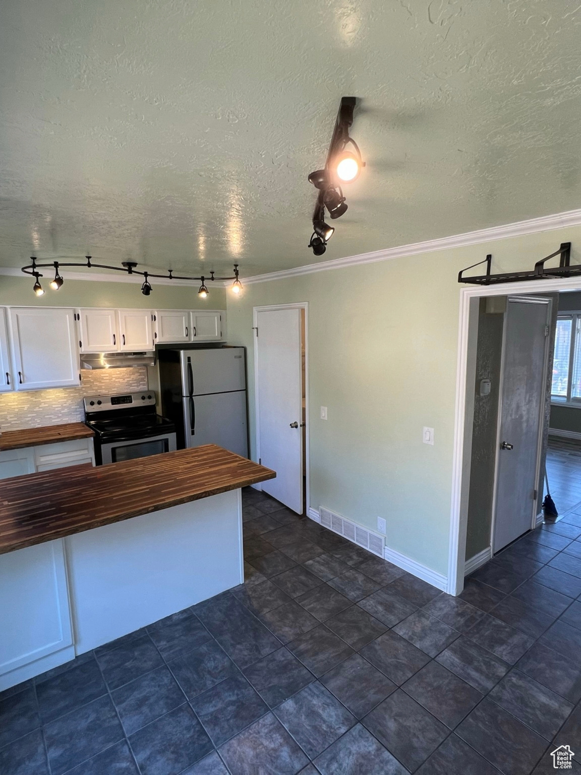 MEADOW CREEK TOWNHOMES - Residential