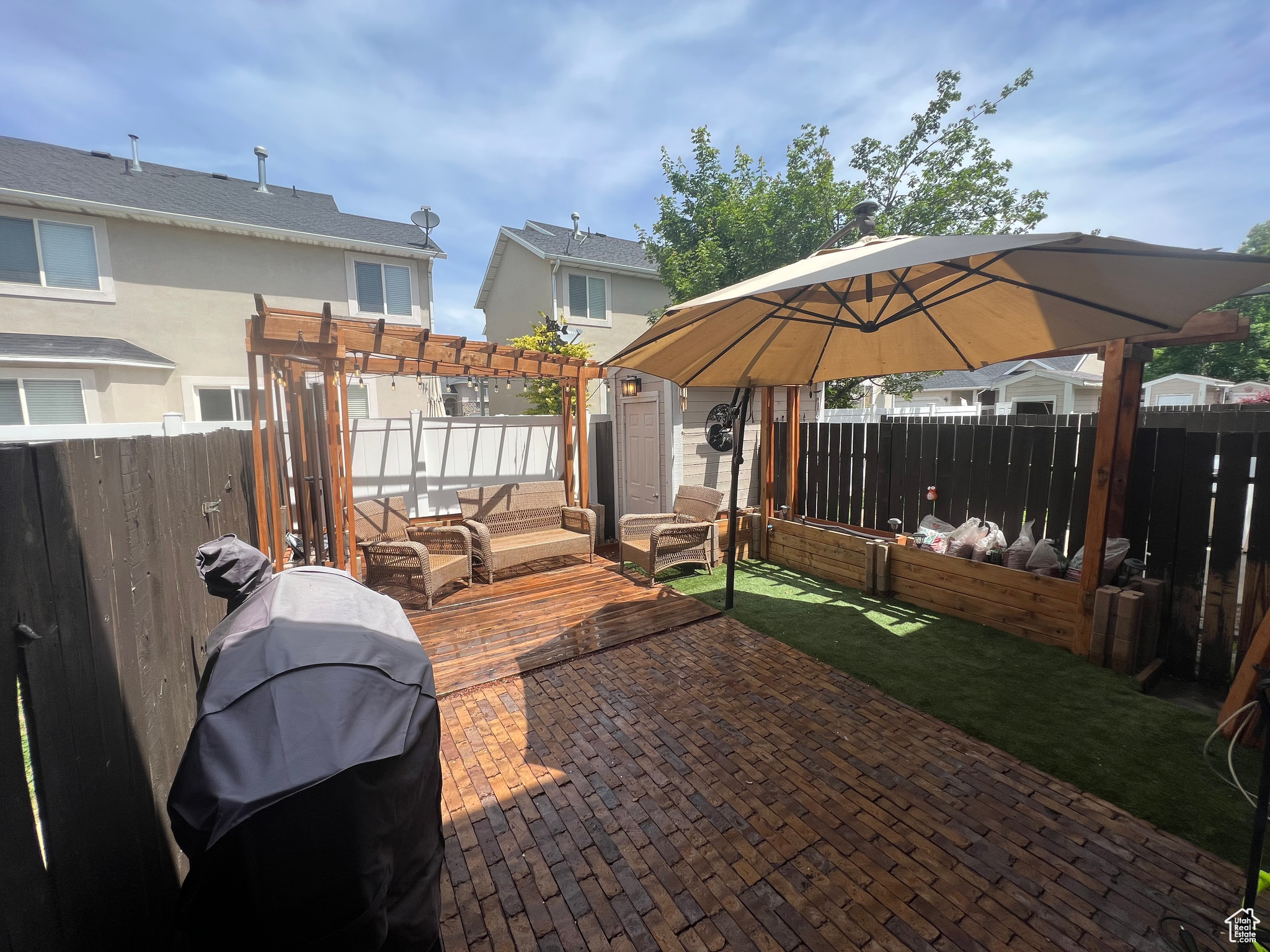 MEADOW CREEK TOWNHOMES - Residential