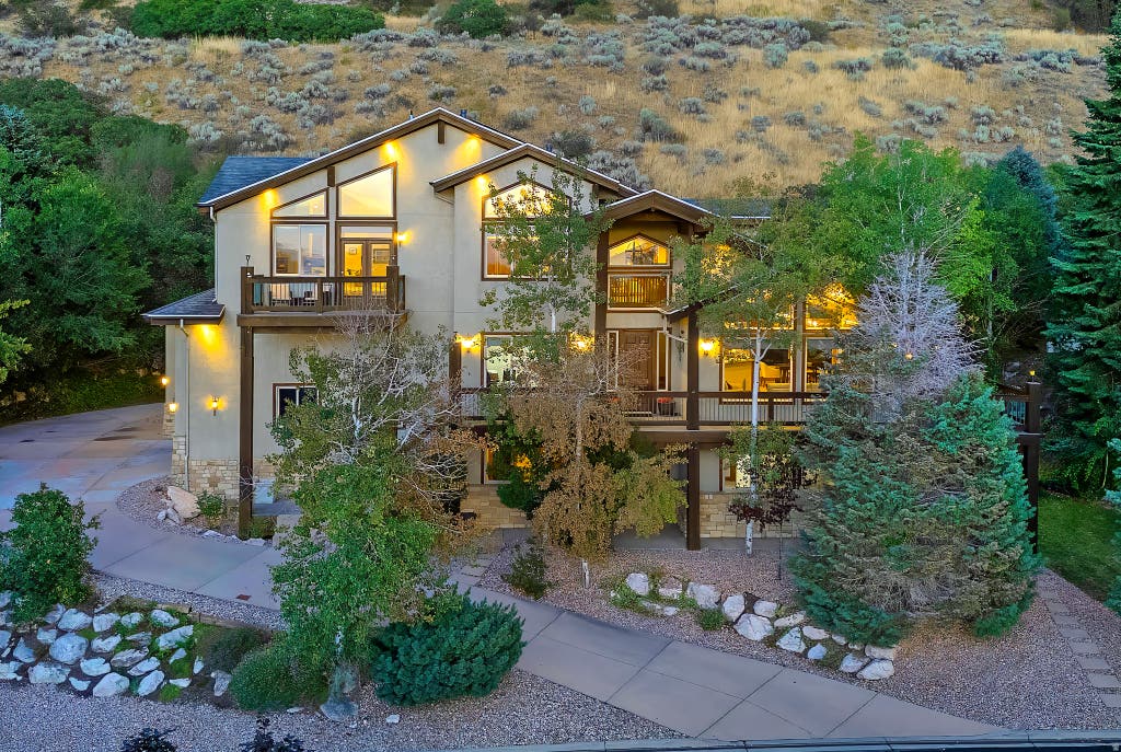 Photo of 12189 S KODIAK CT, Draper, UT 84020 (MLS # 2175523)