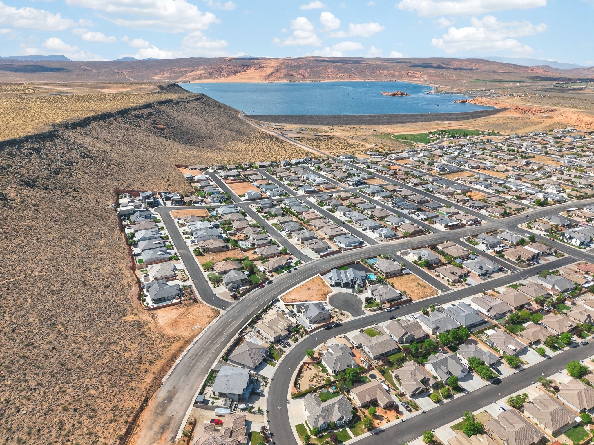 DIXIE SPRINGS - Land