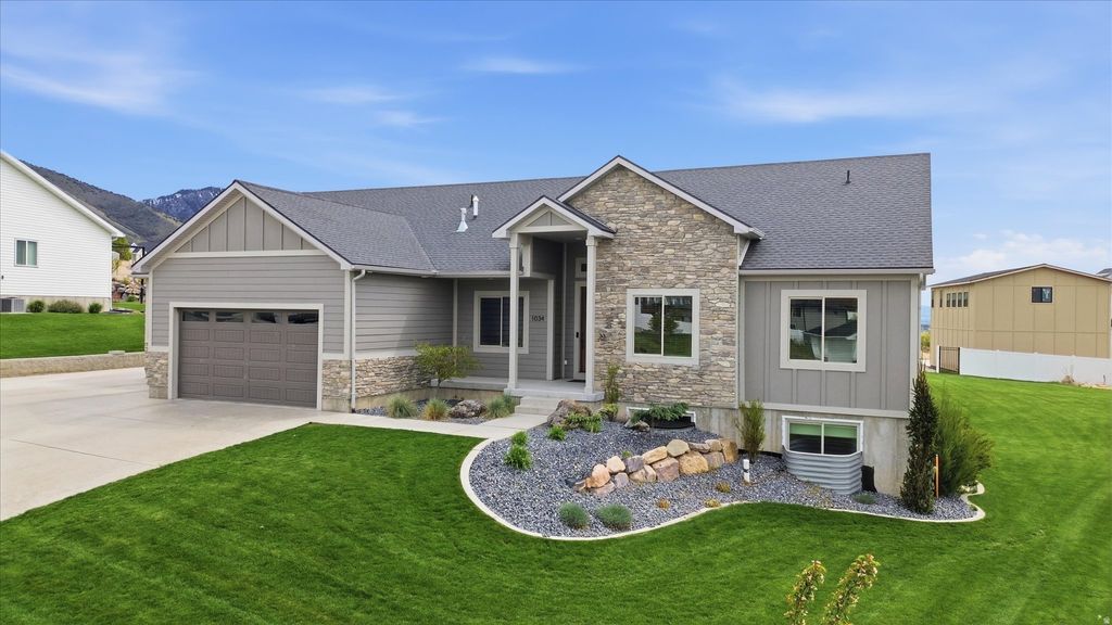 Photo of 1034 E 50 N, Hyde Park, UT 84318 (MLS # 2154380)