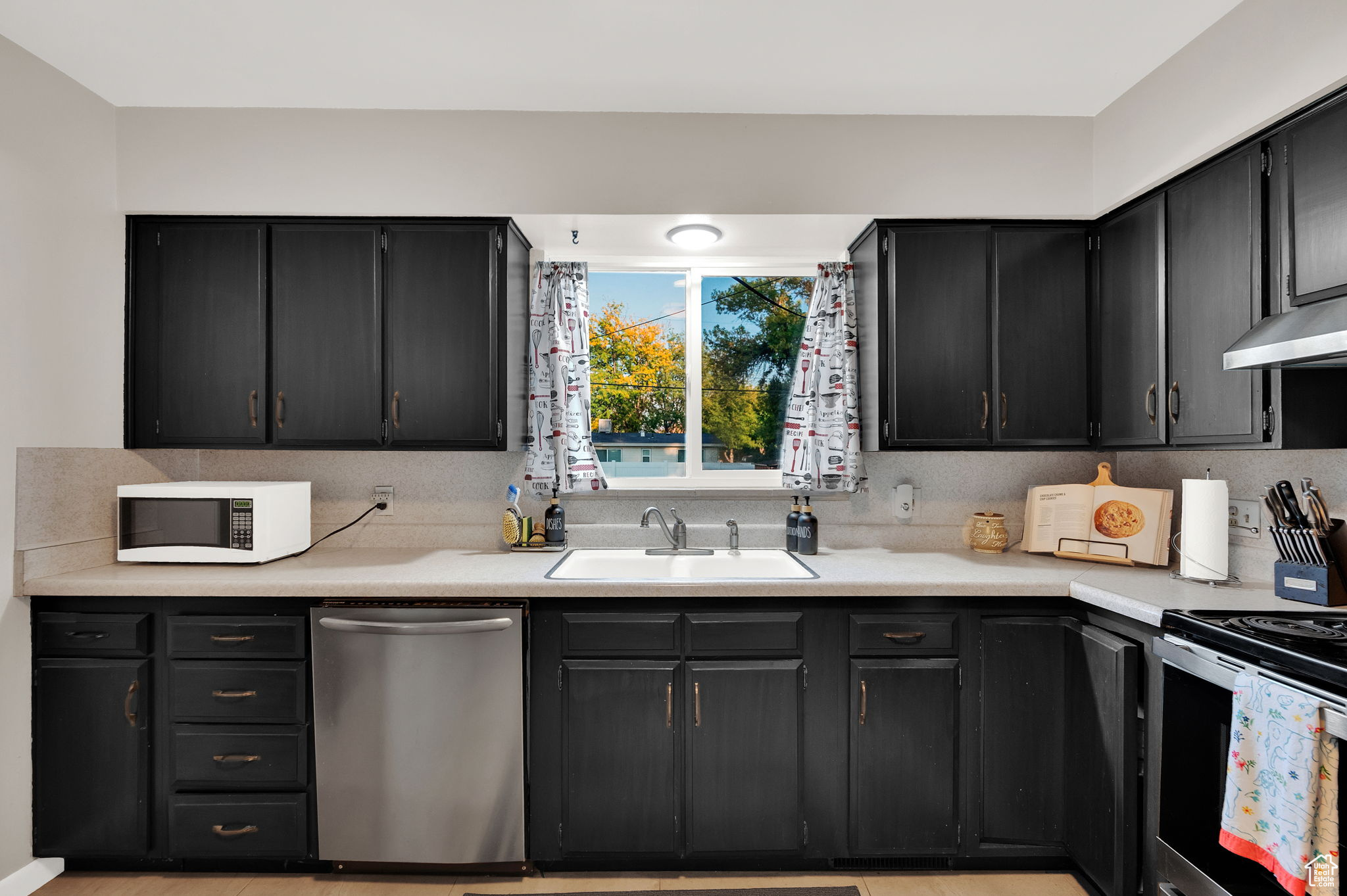 HILLSDALE SUB - Residential