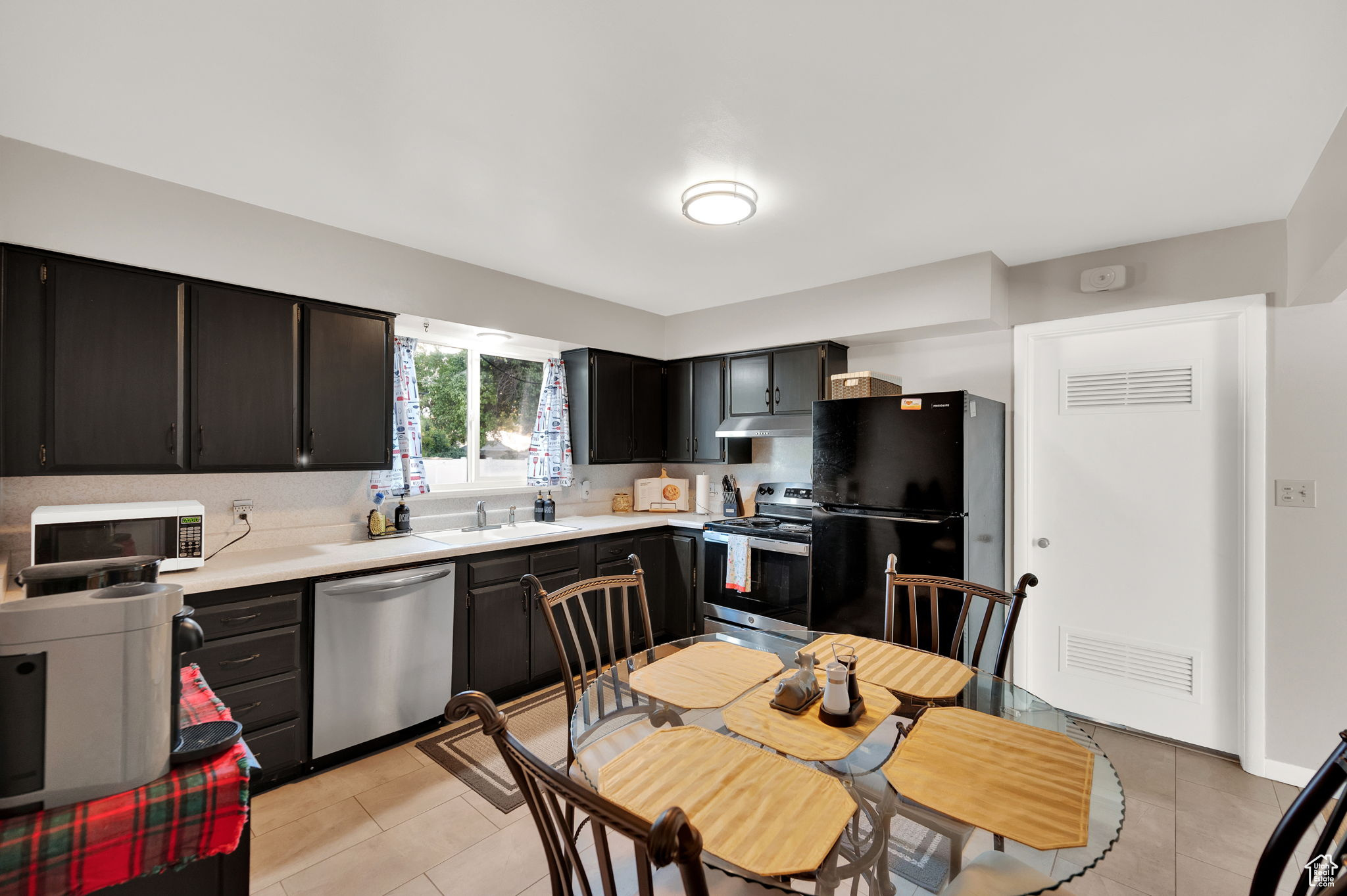 HILLSDALE SUB - Residential