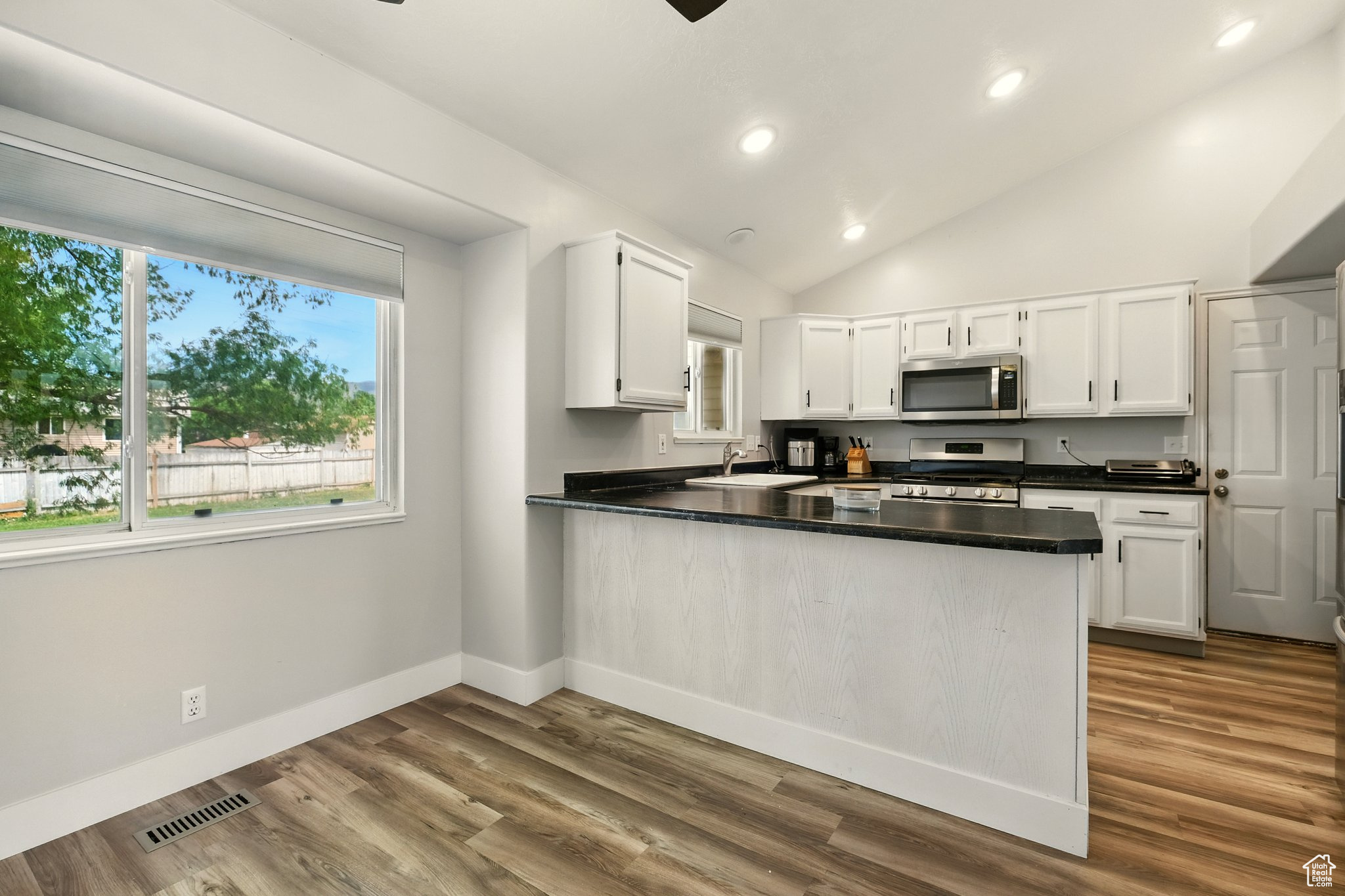 Garland, Utah 84312, United States, 4 Bedrooms Bedrooms, ,2 BathroomsBathrooms,Residential,Pending,182196