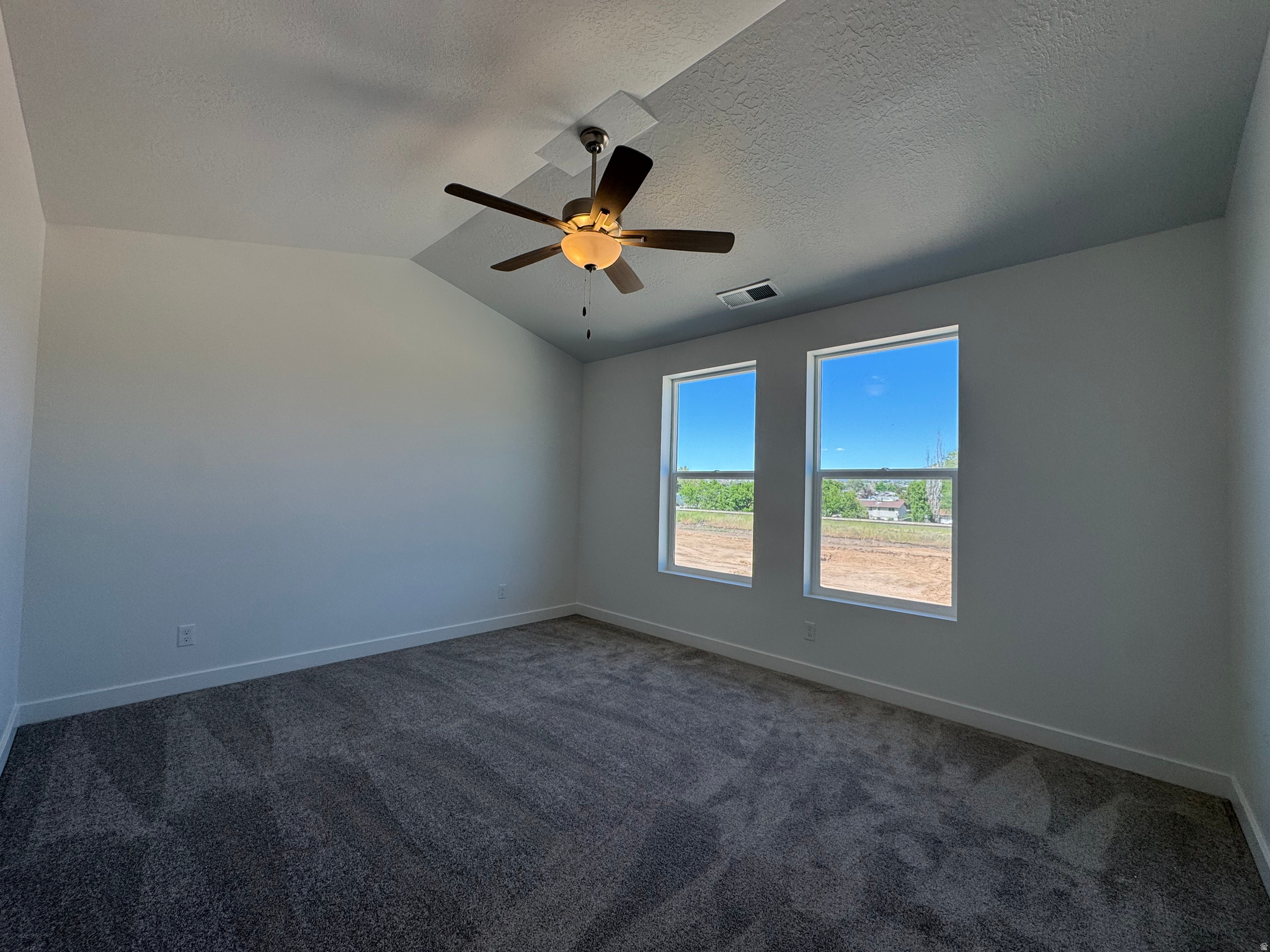 TRAILSIDE - Residential