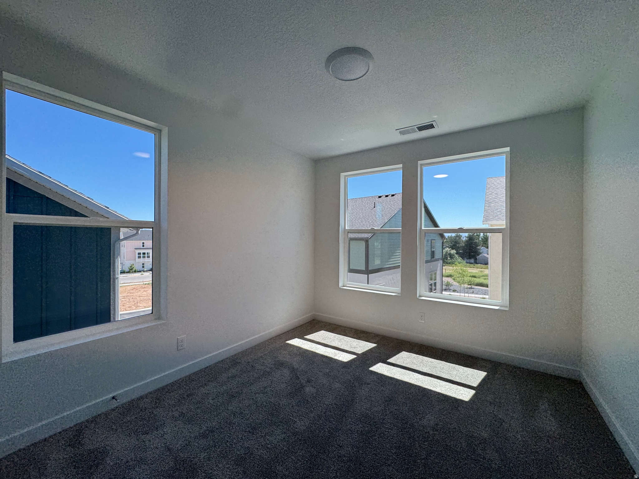 TRAILSIDE - Residential