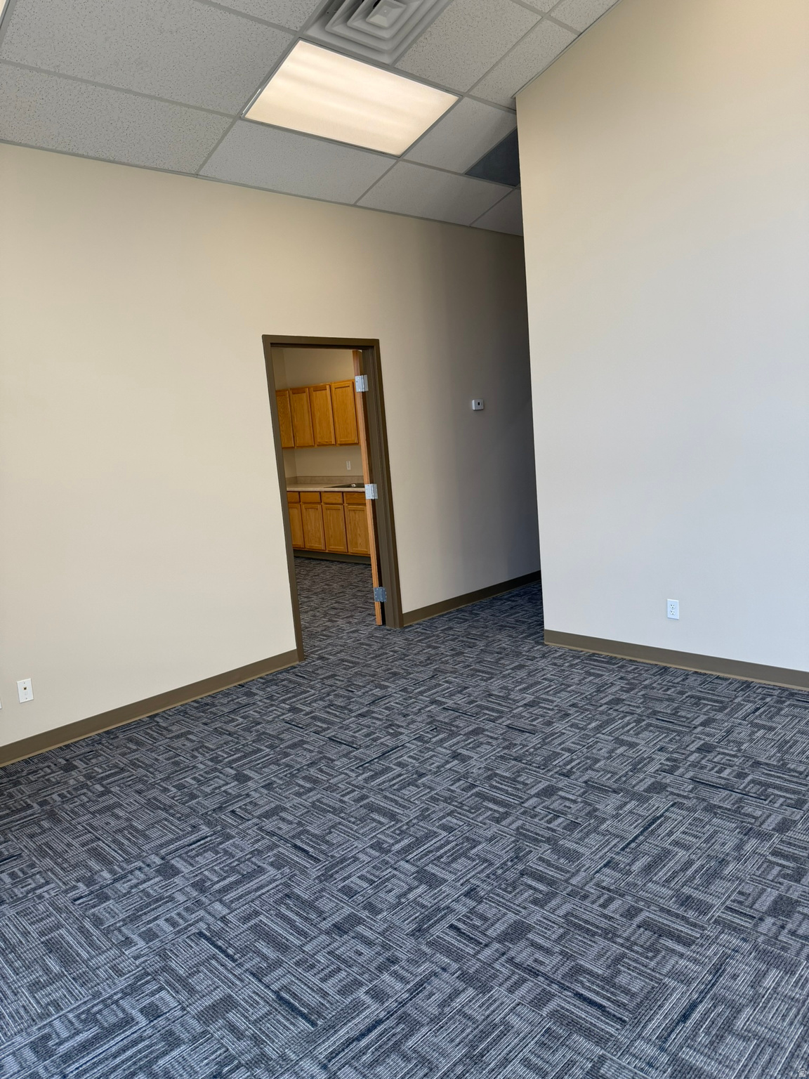 BUSINESS VILLAGE WEST CONDOMINIUM - Commercial Lease